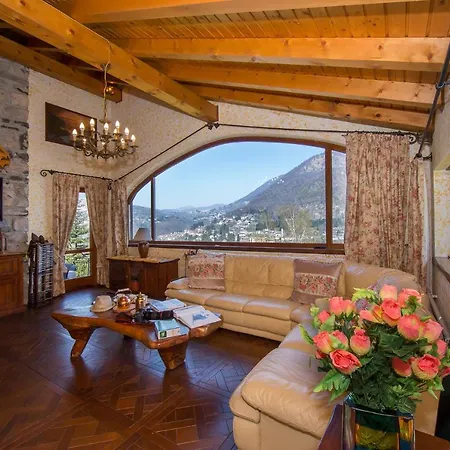 Sleeps 8 Pool Air Con Villa