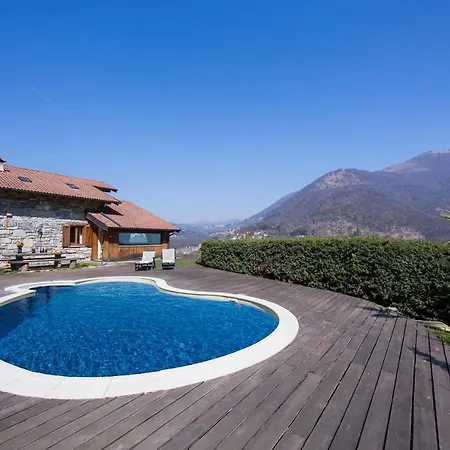Villa Sleeps 8 Pool Air Con