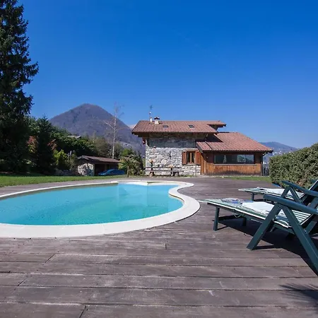 Sleeps 8 Pool Air Con Argegno