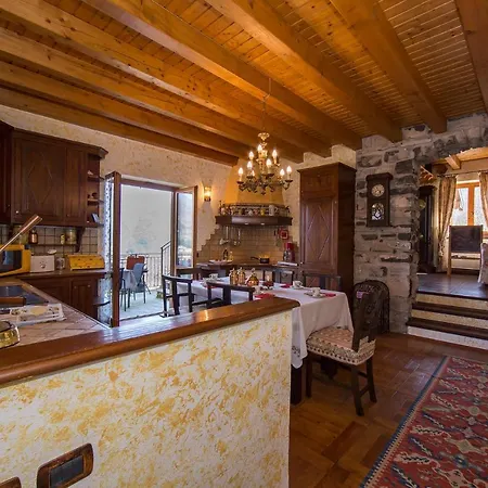 Sleeps 8 Pool Air Con *