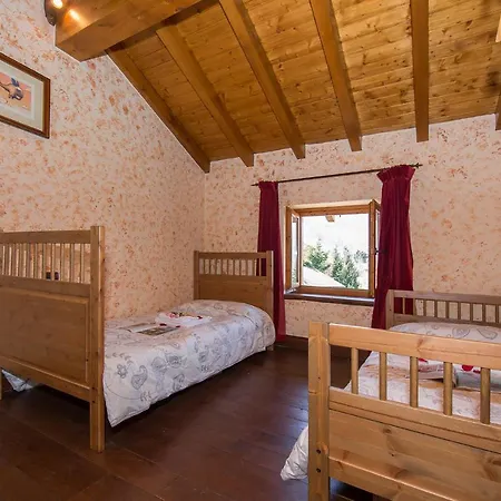 Sleeps 8 Pool Air Con *