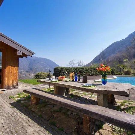 Villa Sleeps 8 Pool Air Con
