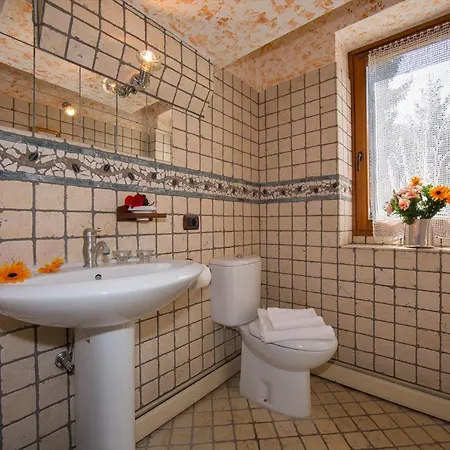 Villa Sleeps 8 Pool Air Con Argegno